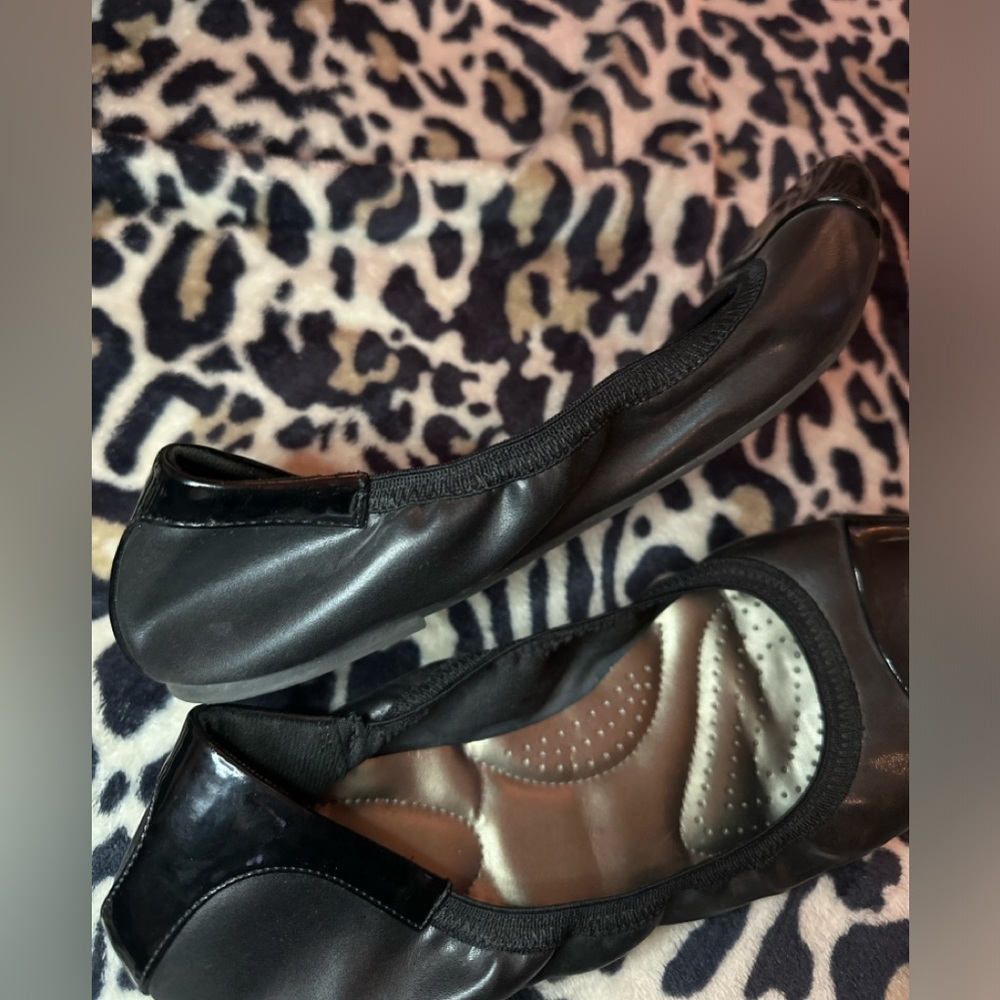 BLACK FOLDABLE FLATS